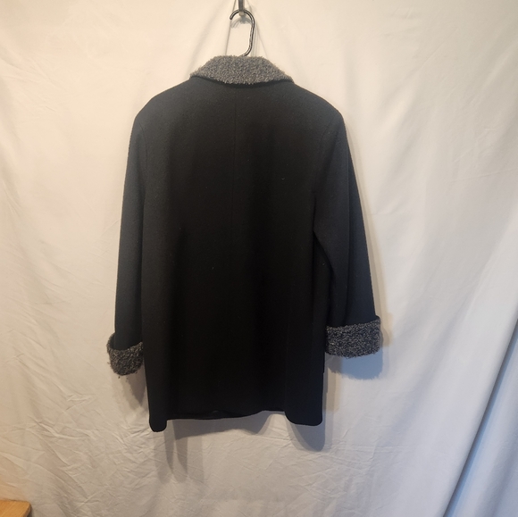 coat - Picture 2 of 4